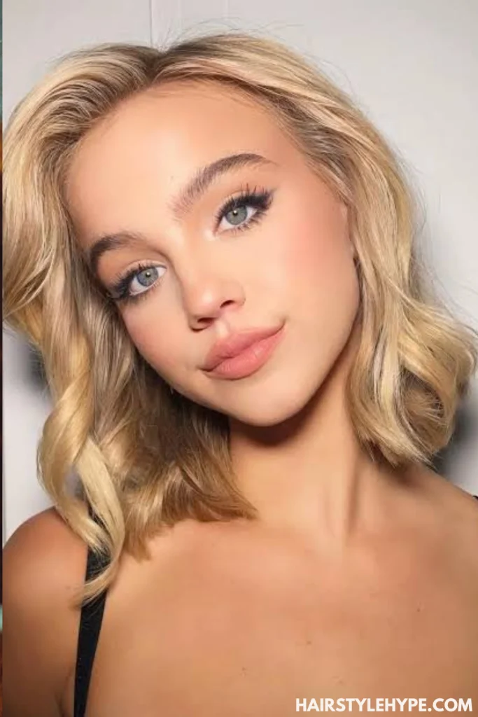 Voluminous Kitty Cut for Straight Hair